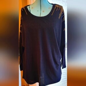 Questions EUC women's black pullover raglan sleeve top Size L